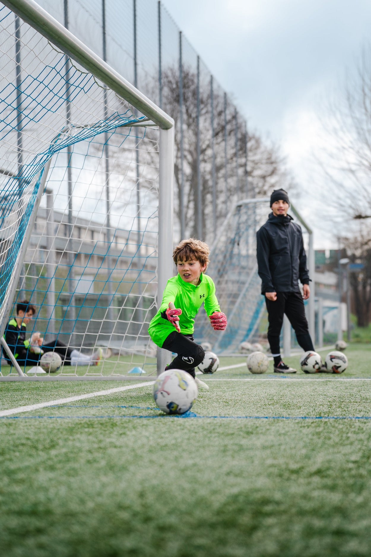 Fussballer in Action im 360Football Goalietraining privat