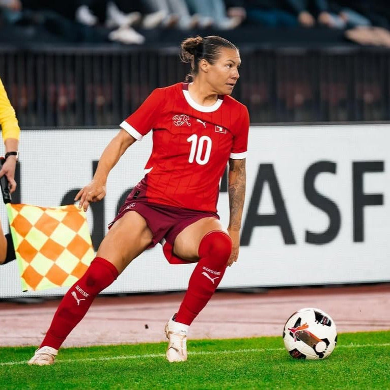 Ramona Bachmann im Fussball Individualtraining