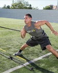 Ein Athlet nutzt Hürden und den Recoil gleichzeitig